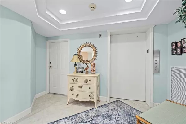 Sanibel, FL 33957,2675 Wulfert RD #3
