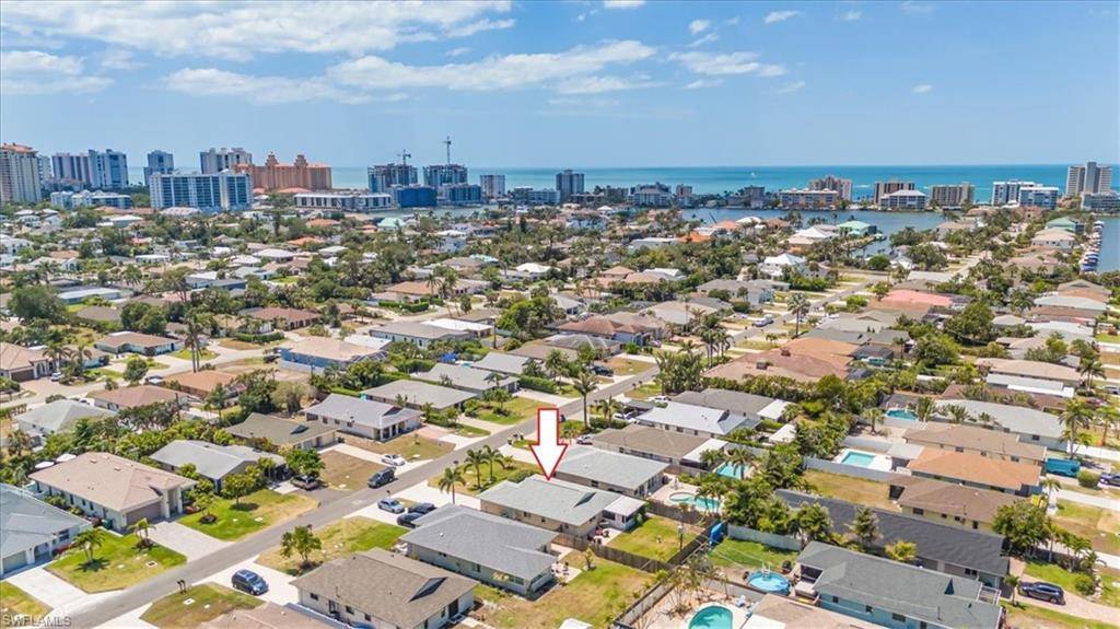 569 98th AVE N, Naples, FL 34108