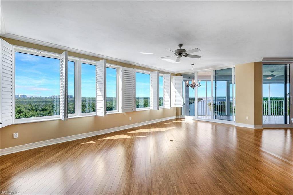 Naples, FL 34110,425 Dockside DR #604