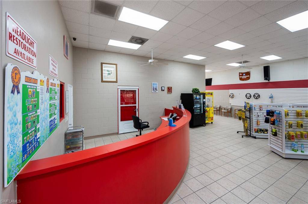 Fort Myers, FL 33908,8090 Gladiolus DR