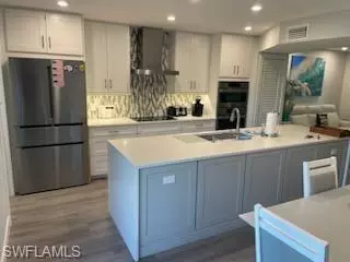 Naples, FL 34103,788 Park Shore DR #B19