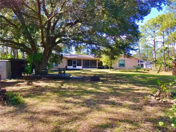 2208 Jackson AVE, Alva, FL 33920