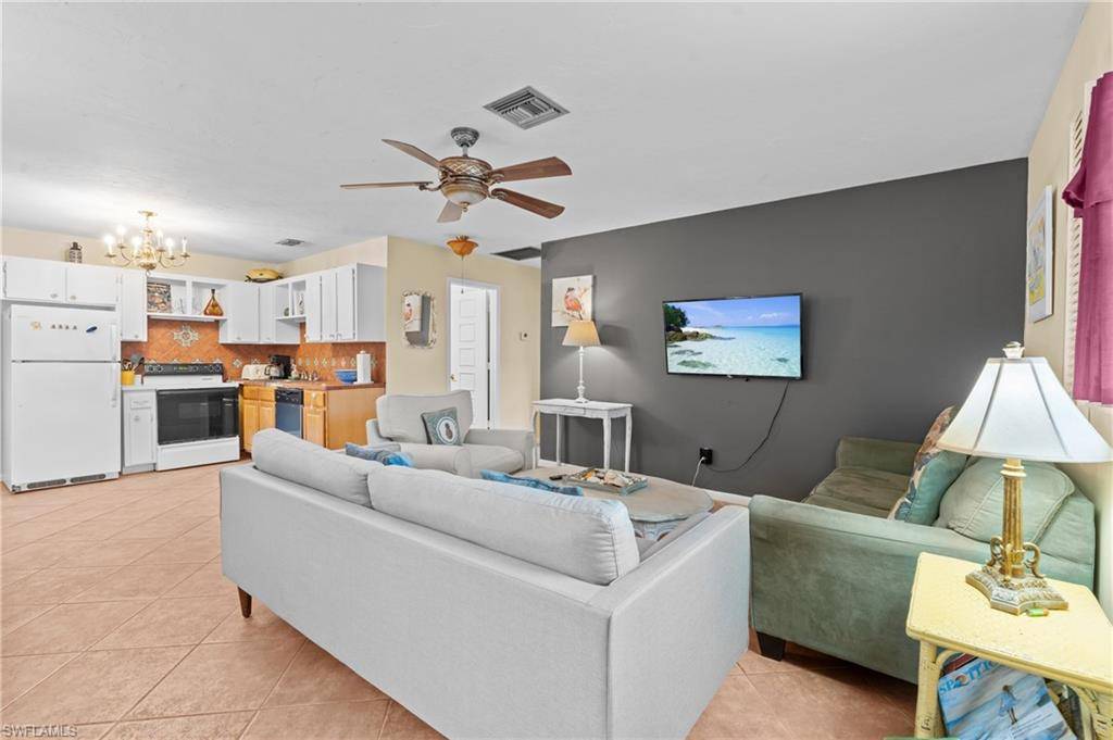Bonita Springs, FL 34134,4245 Mariner LN