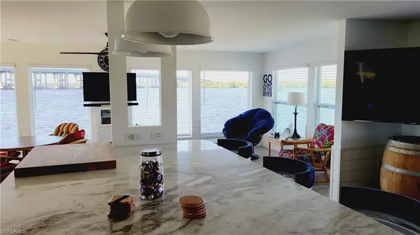 Fort Myers, FL 33905,313 Shoreland DR