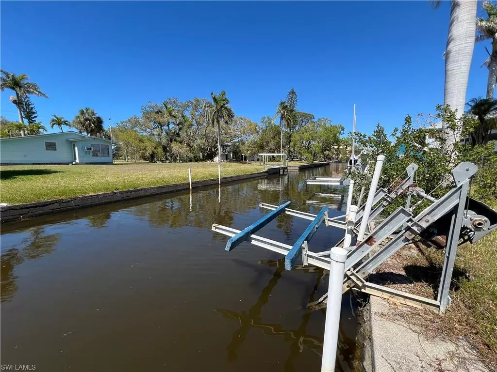 Bonita Springs, FL 34134,27575 Tarpon WAY