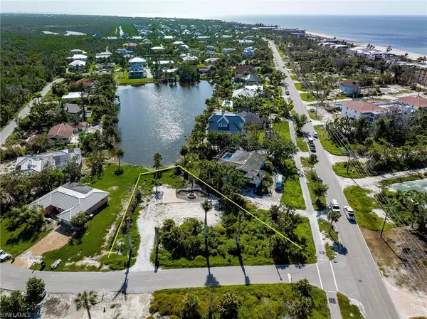 Sanibel, FL 33957,327 Palm Lake DR
