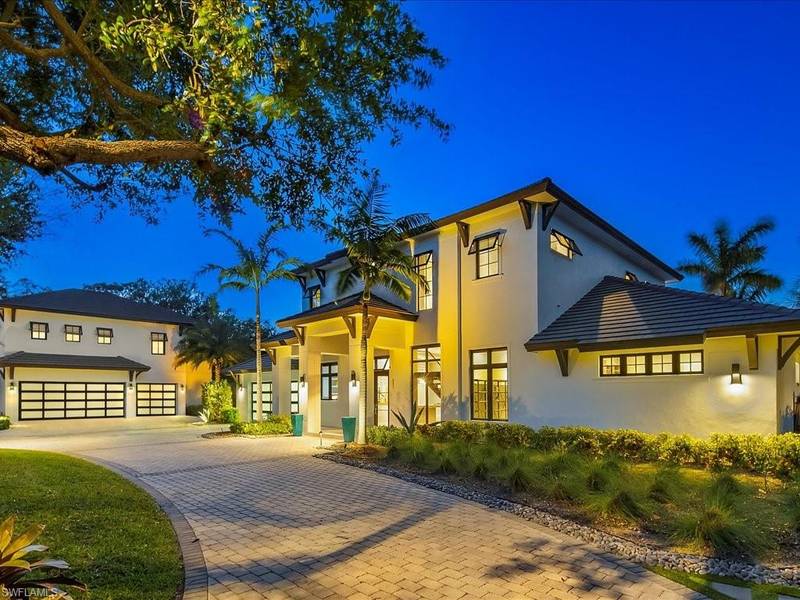 101 Carica RD, Naples, FL 34108