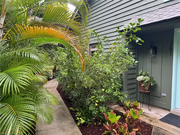 Naples, FL 34103,1281 Solana RD