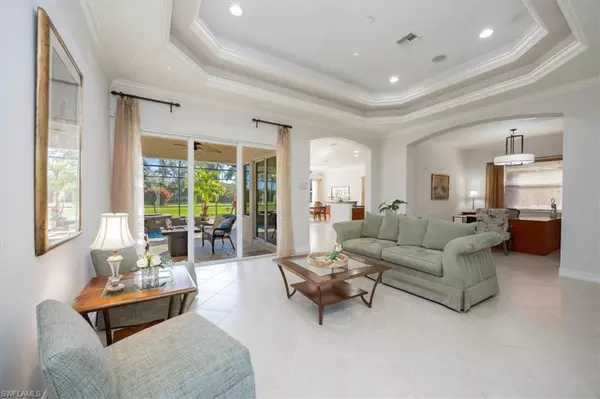 7692 Cottesmore DR, Naples, FL 34113