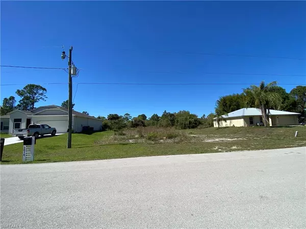 2015 Jackson AVE, Alva, FL 33920