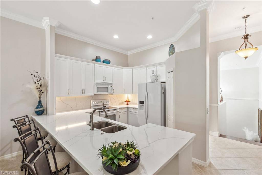 1118 Sweetwater LN #1305, Naples, FL 34110