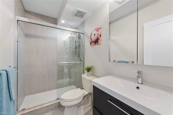 Marco Island, FL 34145,220 Seaview CT #305