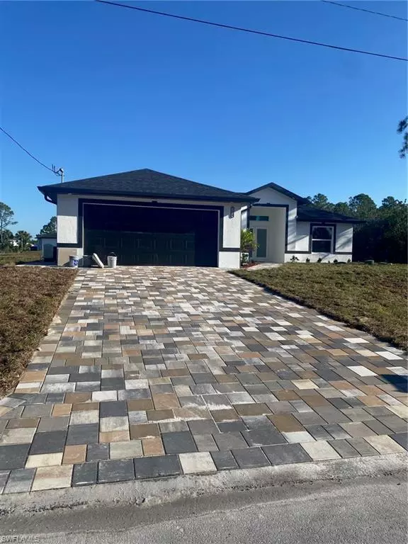 2910 28th ST W, Lehigh Acres, FL 33971