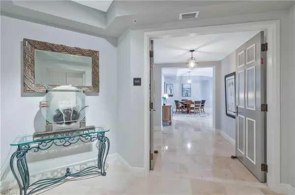 Naples, FL 34110,285 Grande WAY #T-5