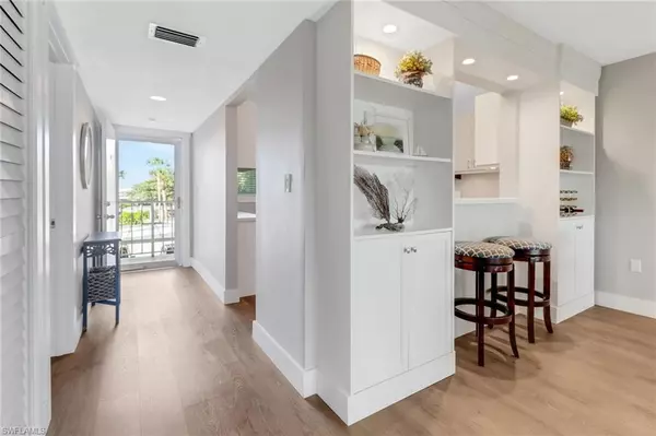 309 Goodlette-Frank RD S #A305, Naples, FL 34102