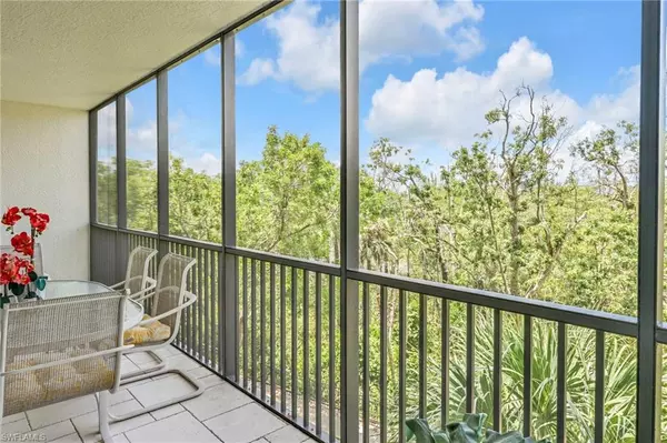 Naples, FL 34110,455 Cove Tower DR #303