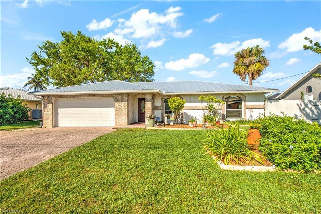 2215 Club House RD, North Fort Myers, FL 33917