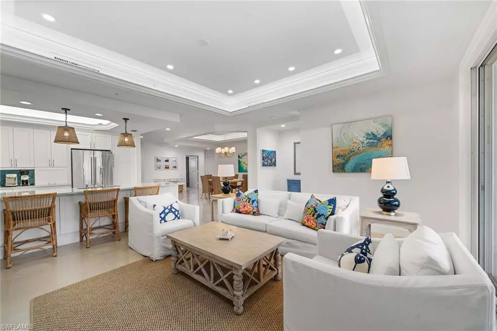 Naples, FL 34102,411 6th ST S #202