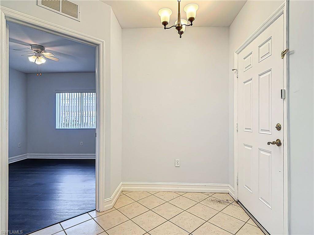 Naples, FL 34104,7819 Regal Heron CIR #8-106