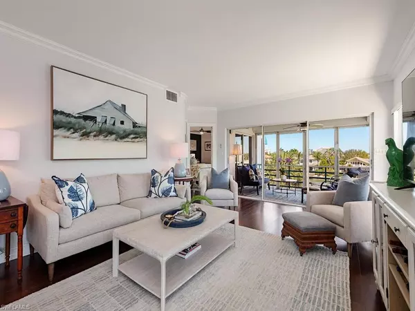 Naples, FL 34103,305 Park Shore DR #2-241