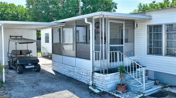 North Fort Myers, FL 33917,174 Santa Fe TRL