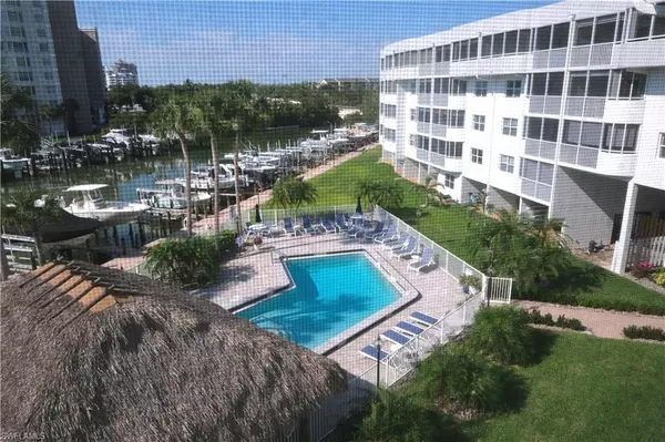 Naples, FL 34110,12945 Vanderbilt DR #402