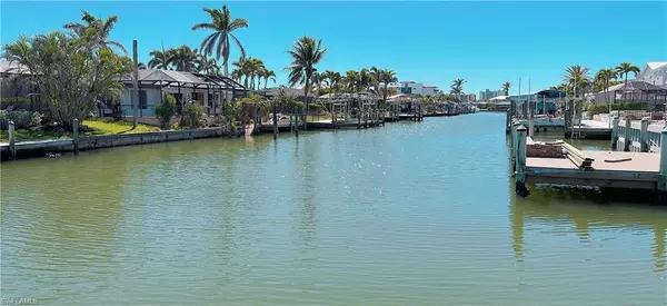 Fort Myers Beach, FL 33931,11 Palmview BLVD