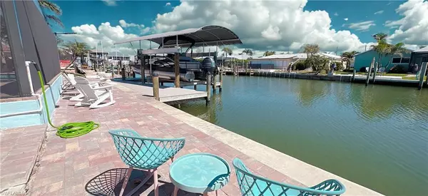 Fort Myers Beach, FL 33931,11 Palmview BLVD