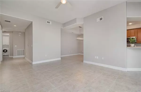 Fort Myers, FL 33908,6071 Jonathans Bay CIR #101