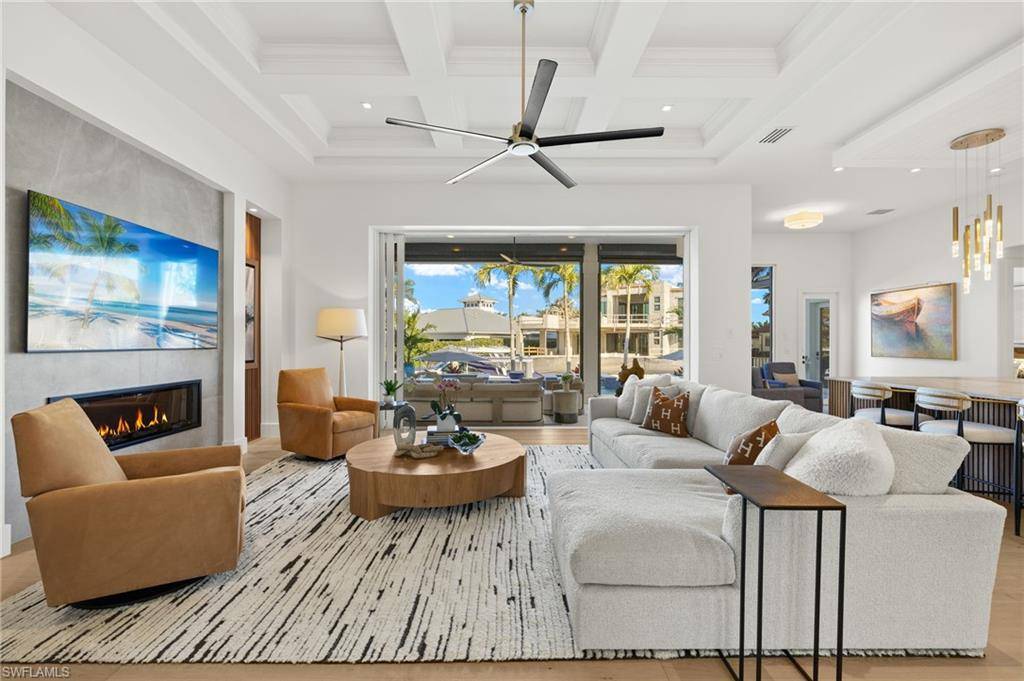1955 TARPON RD, Naples, FL 34102