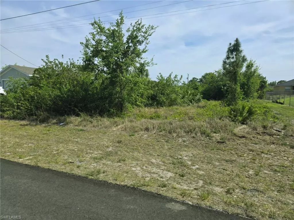 Lehigh Acres, FL 33976,2611 2nd ST SW