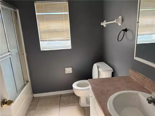 Lehigh Acres, FL 33974,402 Banfield PL