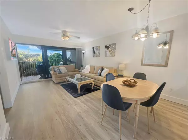 600 Neapolitan WAY #342, Naples, FL 34103