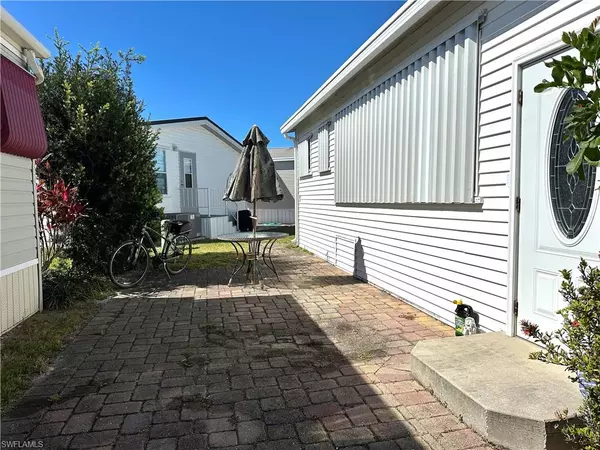 Estero, FL 33928,4541 Candlestick CT E