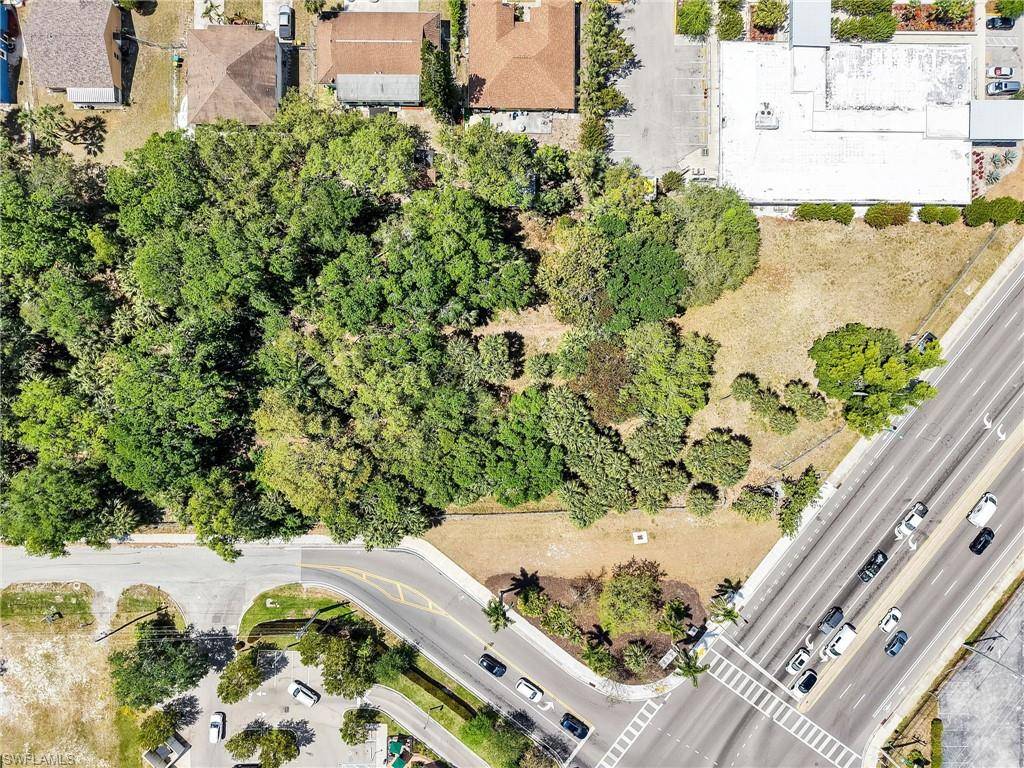 Naples, FL 34112,3184 Tamiami TRL E