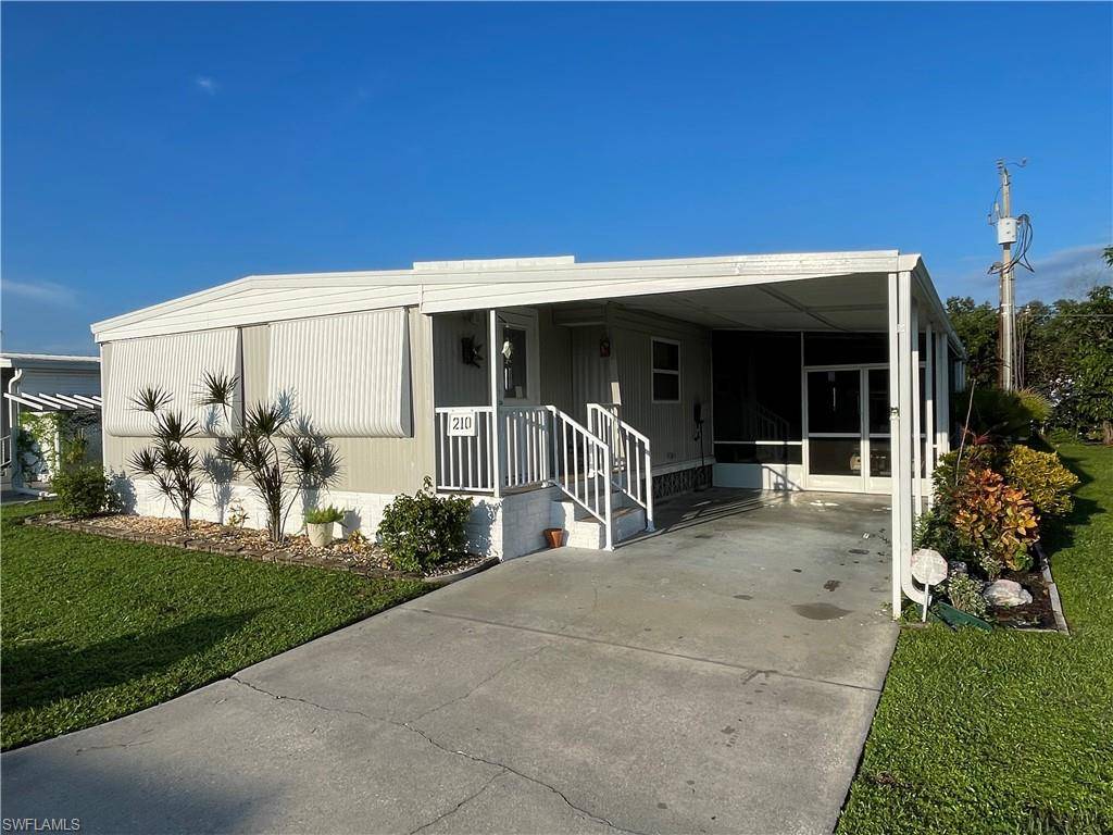 210 Cobblestone LN, North Fort Myers, FL 33917