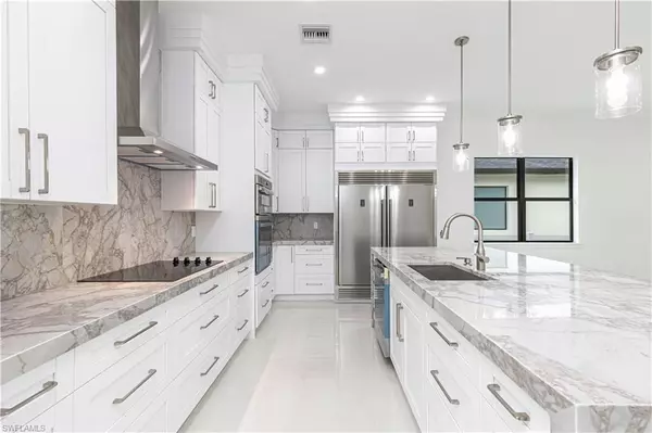 Naples, FL 34112,3074 Pine Tree DR