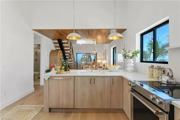 Captiva, FL 33924,1411 Beach Cottages