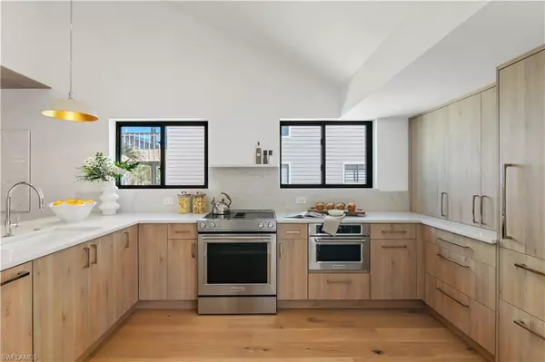 Captiva, FL 33924,1411 Beach Cottages