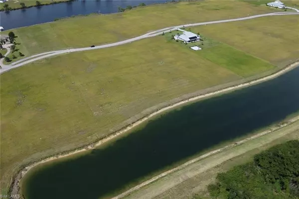 Alva, FL 33920,22728 Yellow Button LN