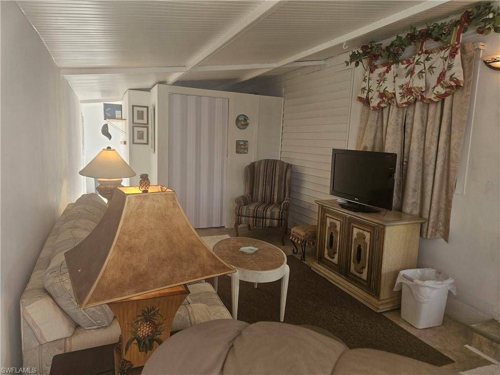 Naples, FL 34114,4 Onyx DR #4O