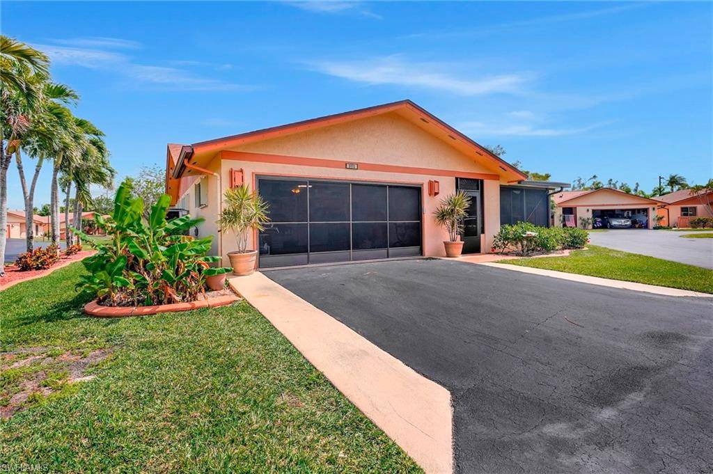 6460 Royal Woods DR, Fort Myers, FL 33908