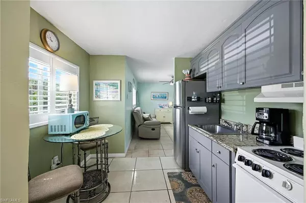 Fort Myers, FL 33919,8127 Country RD #106