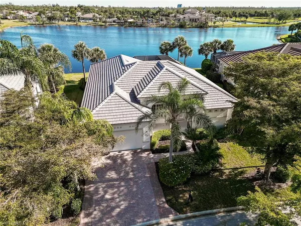 8860 New Castle DR, Fort Myers, FL 33908