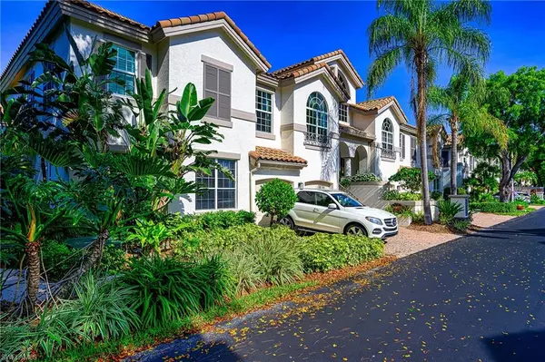 133 Colonade CIR, Naples, FL 34103