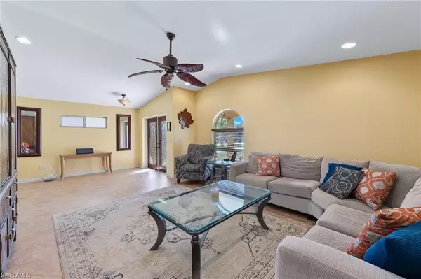 Fort Myers, FL 33919,5541 Winkler RD