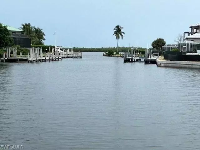 Marco Island, FL 34145,940 Heron CT