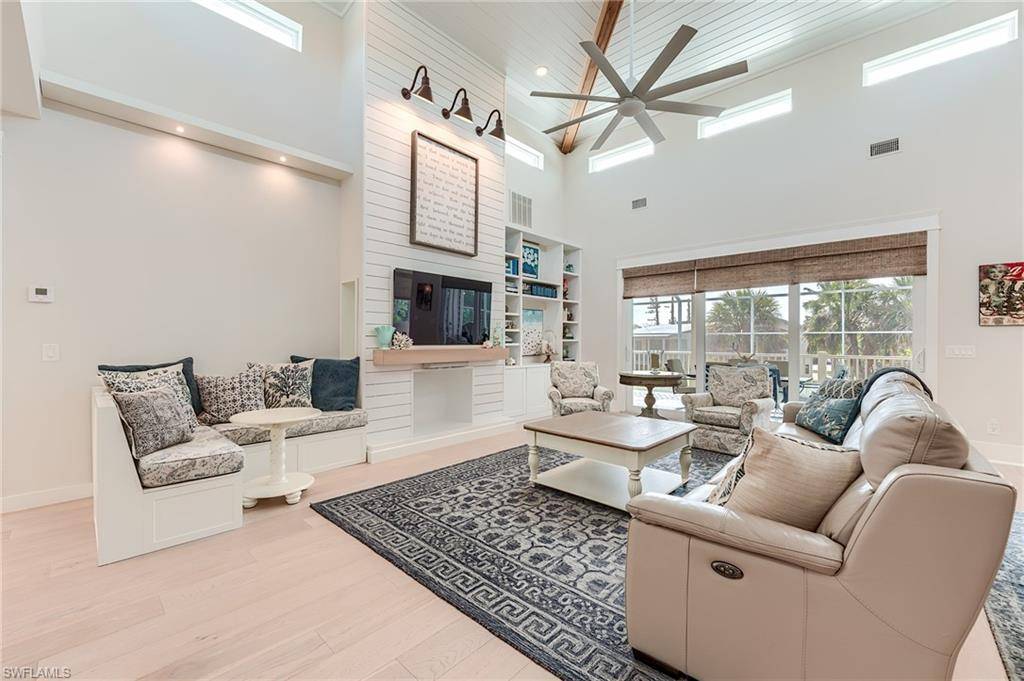 Sanibel, FL 33957,1590 Century CT
