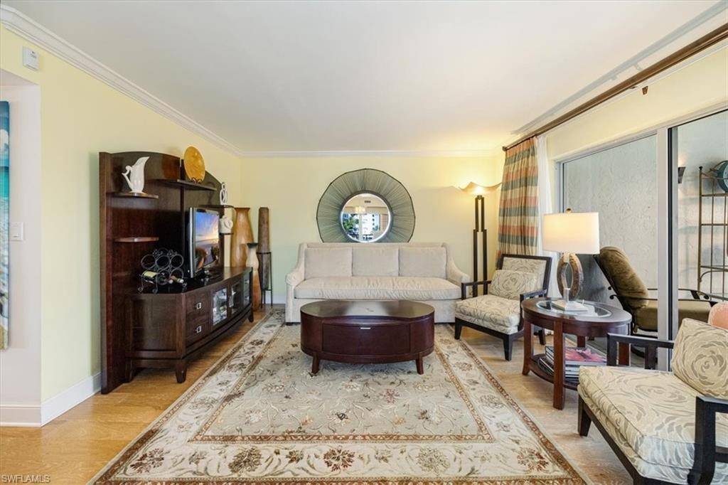 Naples, FL 34103,2900 Gulf Shore BLVD N #406