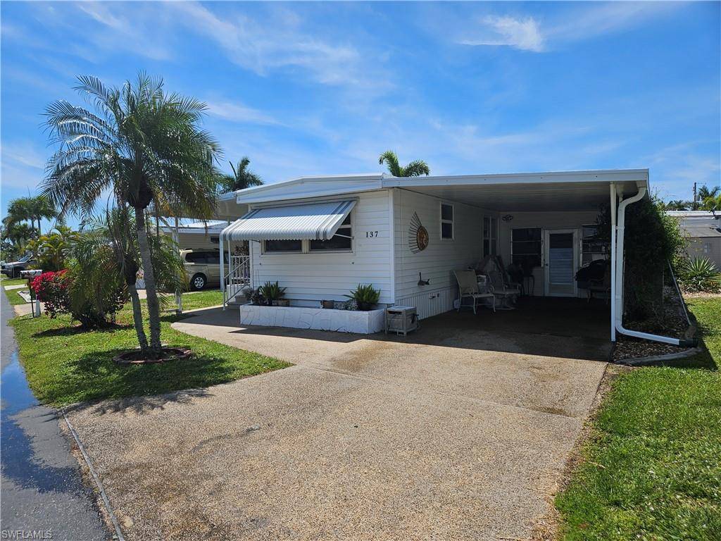 Fort Myers, FL 33908,137 Dawn ST
